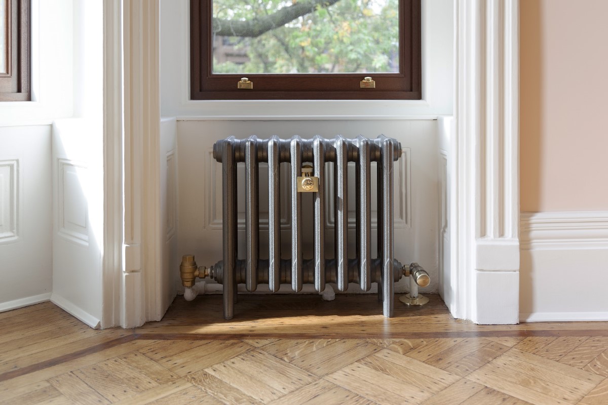 Two-pipe steam cast iron radiator