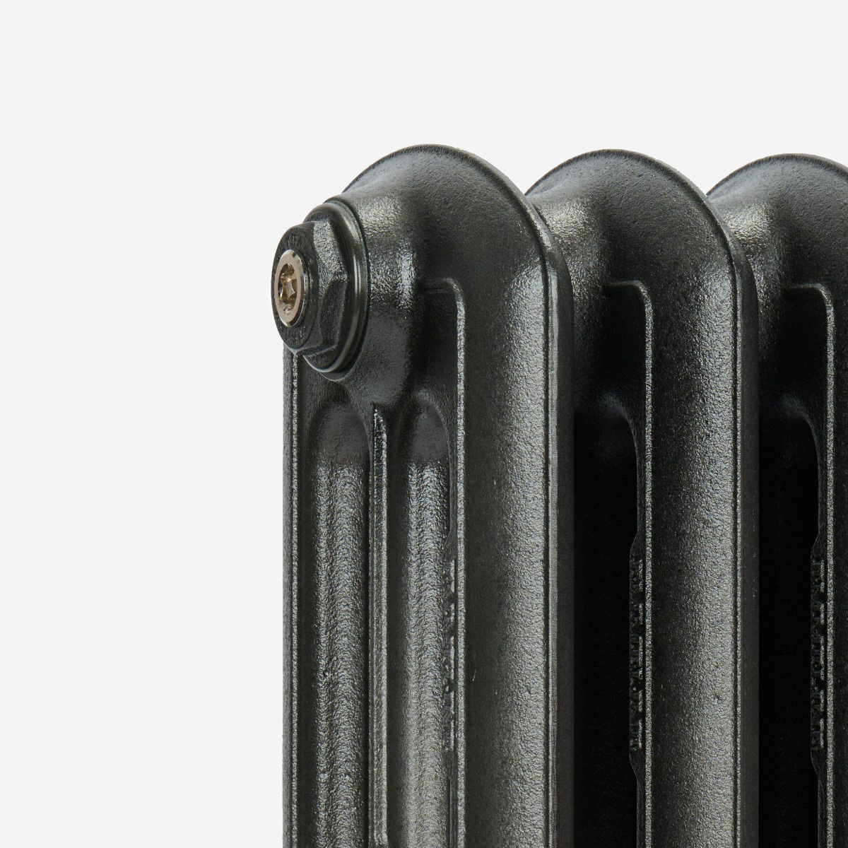 Emmeline III 19" in Black Iron - shoulder detail view